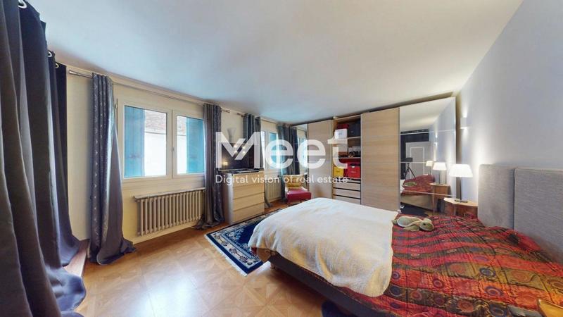 Maison - 220 m² - 6 pièces