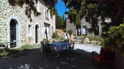 Domaine Conscience.Chambres. Séminaires