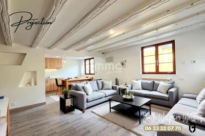 Maison - 200 m² - 7 pièces