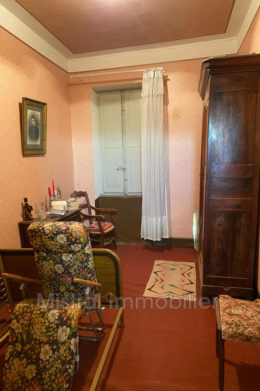 Propriété - 195 m² - 9 pièces