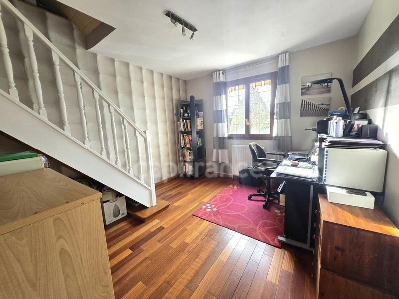 Maison - 180 m² - 7 pièces