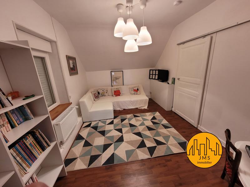 Maison - 275 m² - 11 pièces