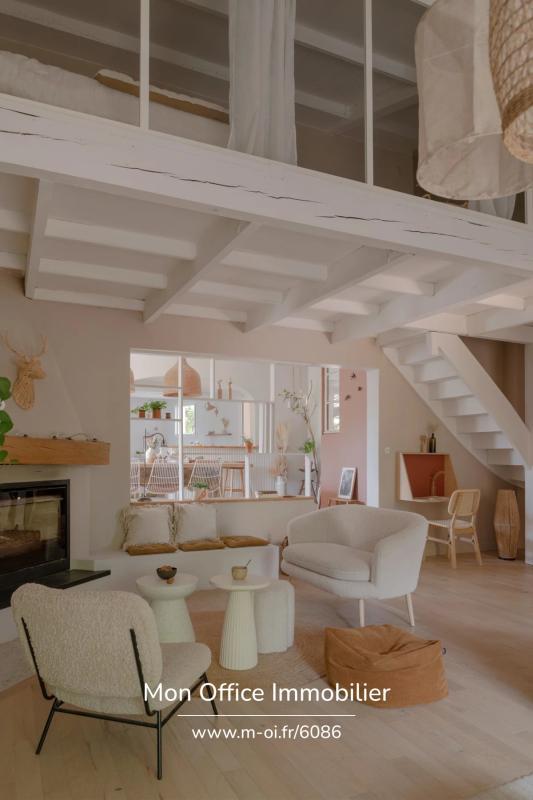 Maison - 230 m² - 8 pièces