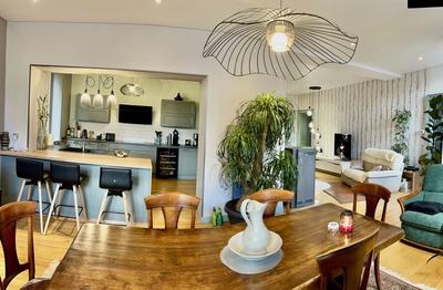 Appartement - 127 m² - 6 pièces