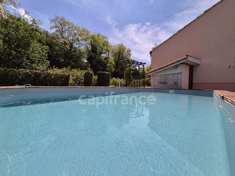 Maison - 140 m² - 5 pièces