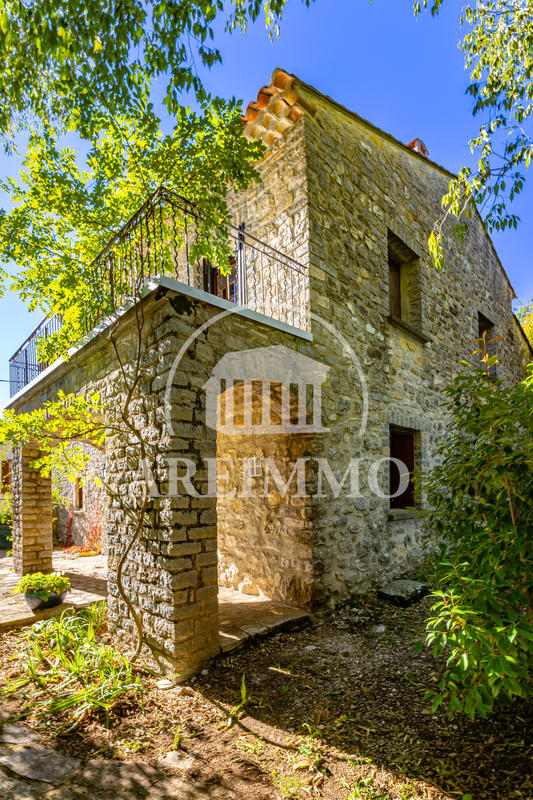 Maison - 208 m² - 7 pièces