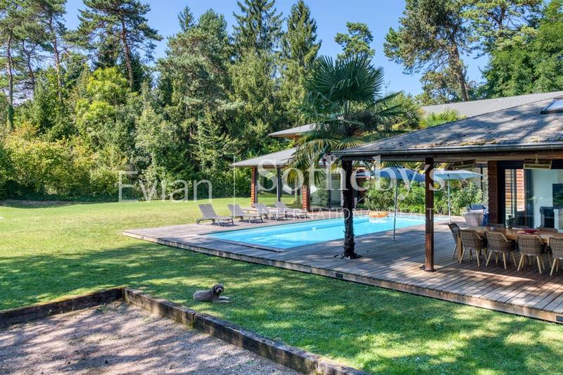 Maison - 340 m² - 9 pièces