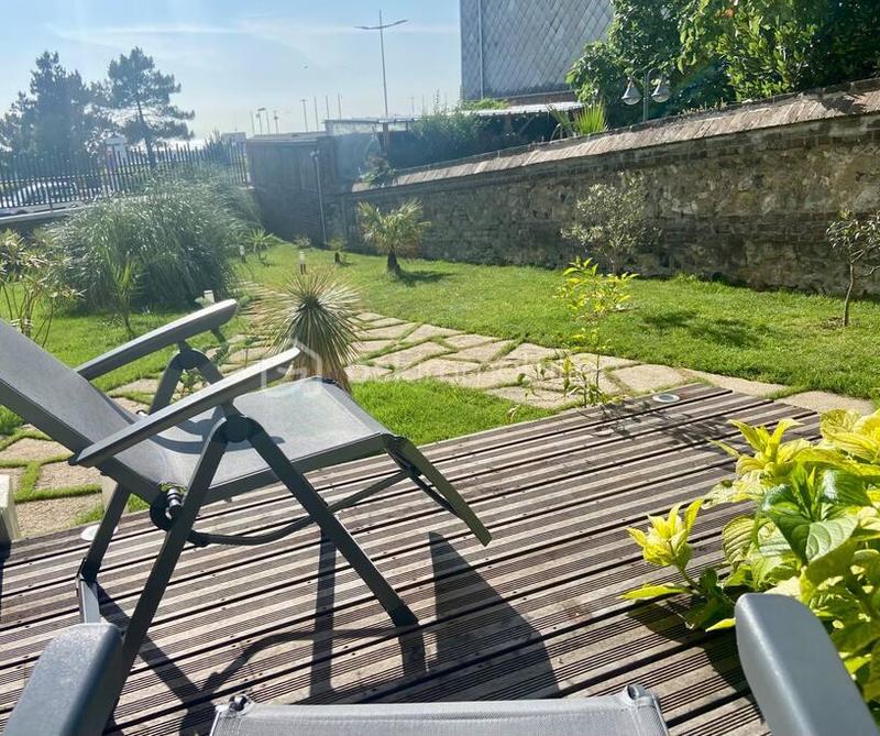 Immeuble - 260 m² - 6 pièces