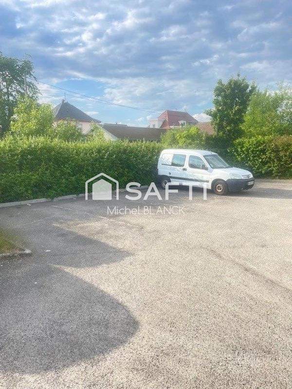 Local commercial - 92 m² - 9 pièces