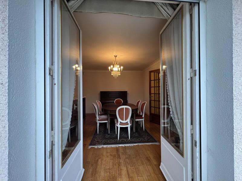 Maison traditionnelle - 120 m² - 10 pièces