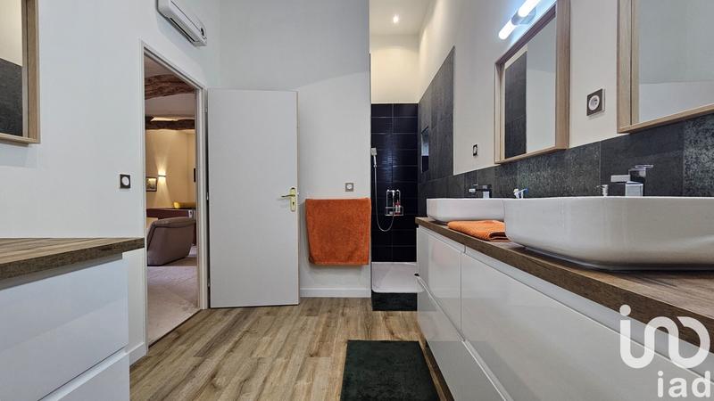 Maison - 251 m² - 7 pièces