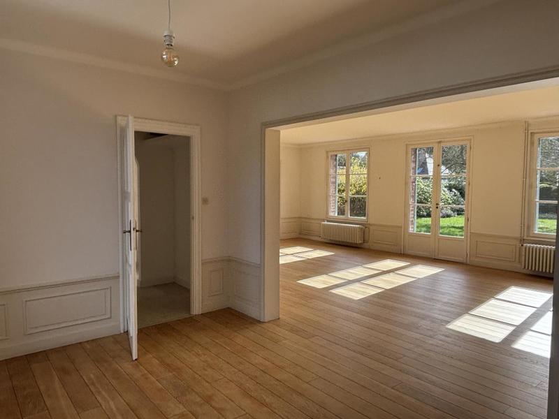 Demeure - 200 m² - 8 pièces