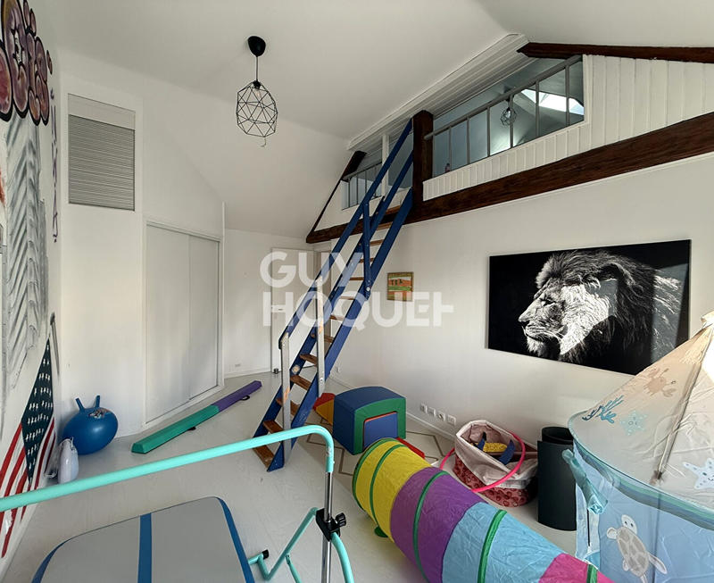 Maison - 180 m² - 6 pièces