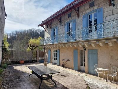 Maison - 163 m² - 5 pièces