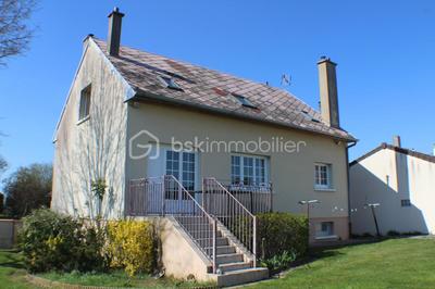 Maison - 136 m² - 8 pièces