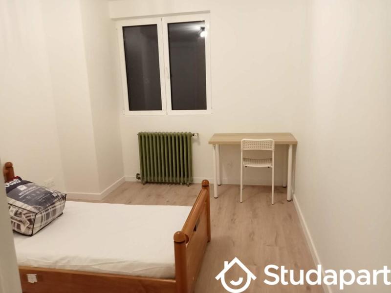 Chambre - 10 m² - 1 pièce