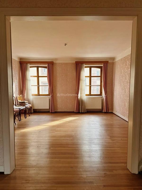 Maison - 312 m² - 12 pièces