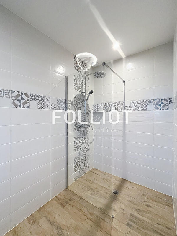 Maison - 99 m² - 5 pièces