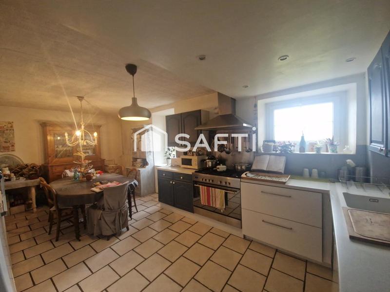 Maison - 300 m² - 9 pièces