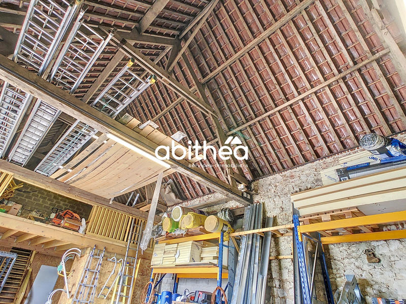 Entrepôt - 334 m² - 6 pièces