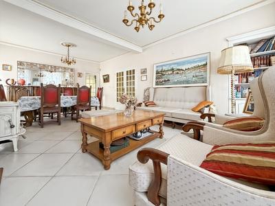 Maison - 121 m² - 6 pièces