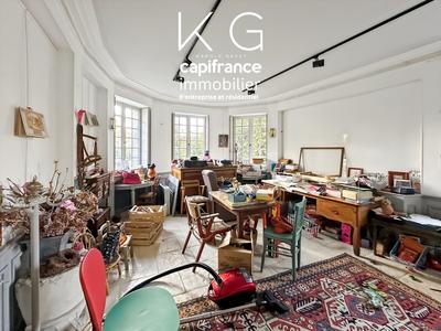 Propriété - 233 m² - 10 pièces