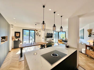 Appartement - 126 m² - 5 pièces