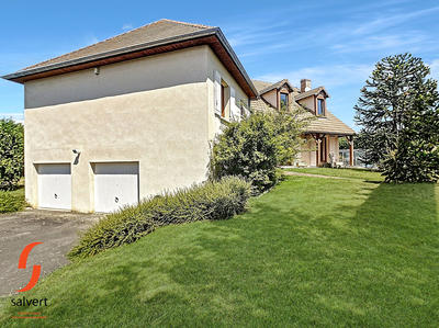 Maison - 235 m² - 7 pièces