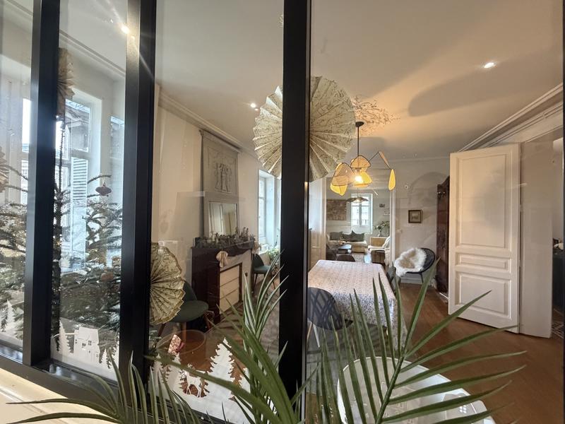 Appartement - 184 m² - 7 pièces