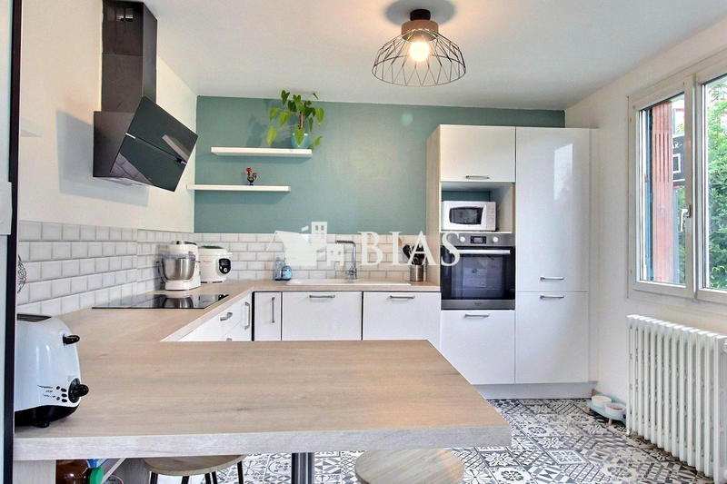 Maison - 92 m² - 5 pièces