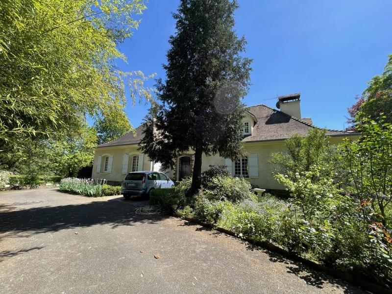 Villa - 280 m² - 10 pièces