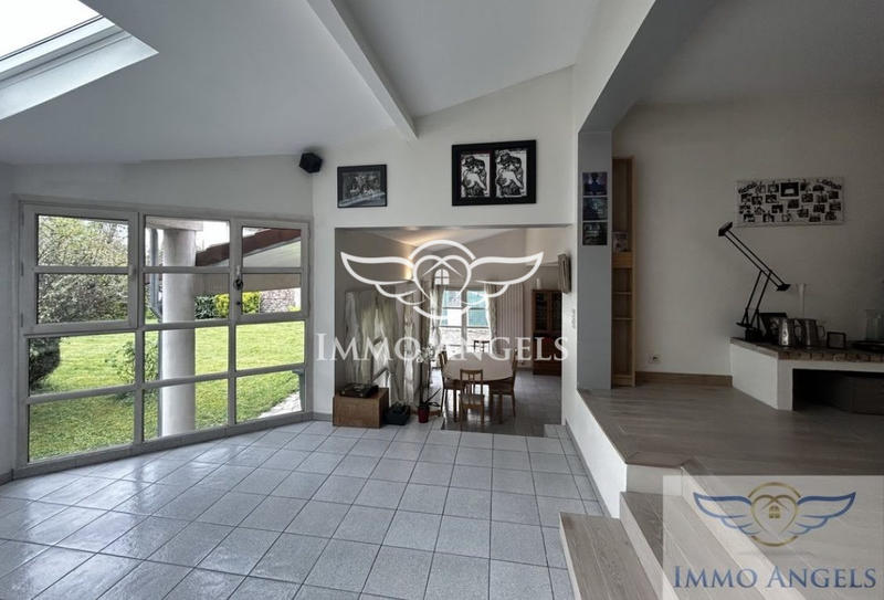 Maison traditionnelle - 175 m² - 6 pièces