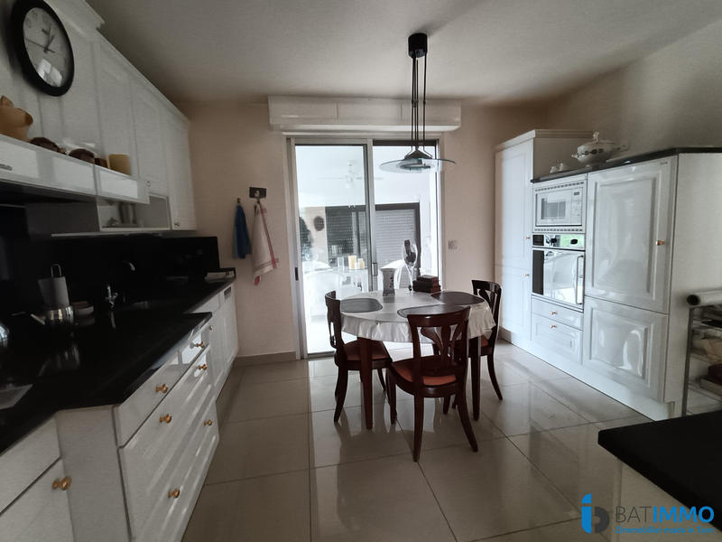 Villa - 180 m² - 6 pièces