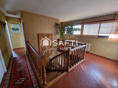 Maison - 224 m² - 8 pièces