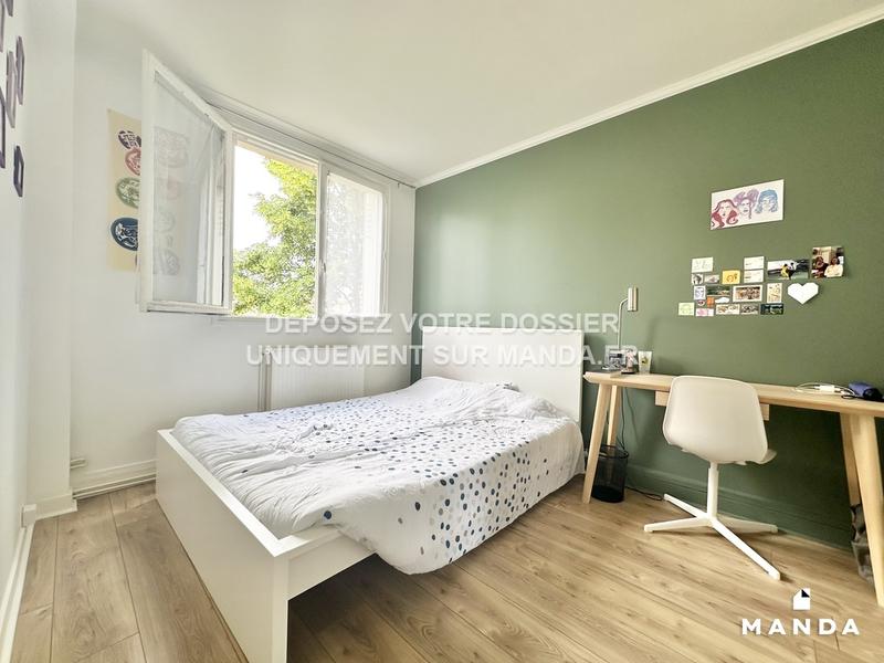 Chambre - 9 m² - 5 pièces