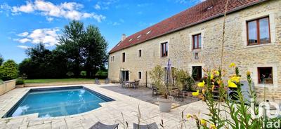 Maison - 326 m² - 11 pièces