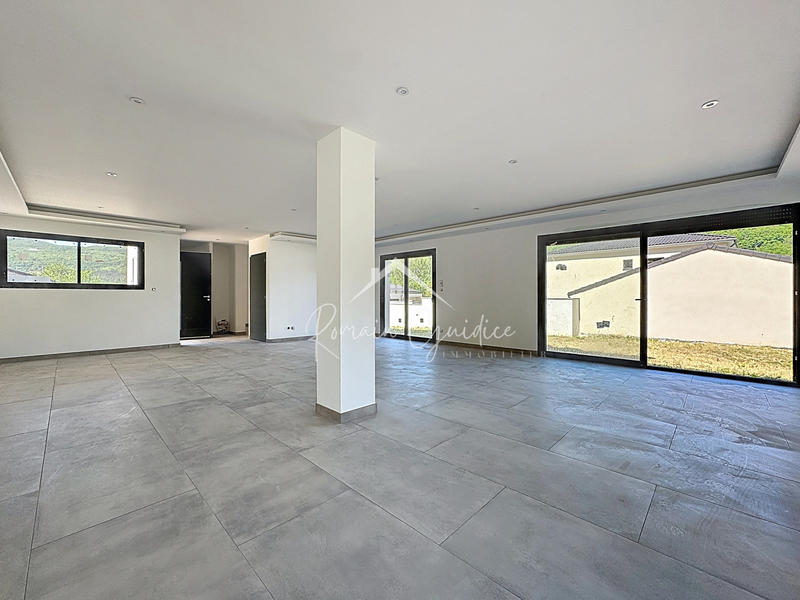 Villa - 164 m² - 5 pièces