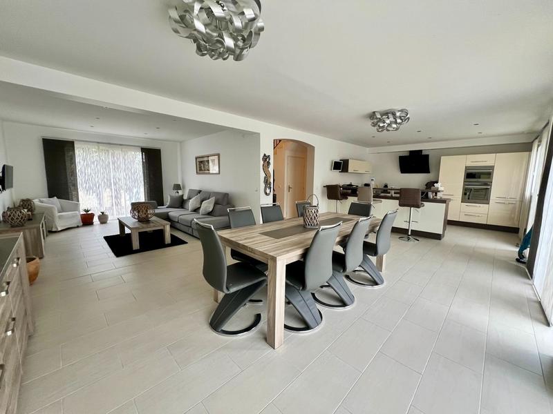 Maison - 175 m² - 7 pièces