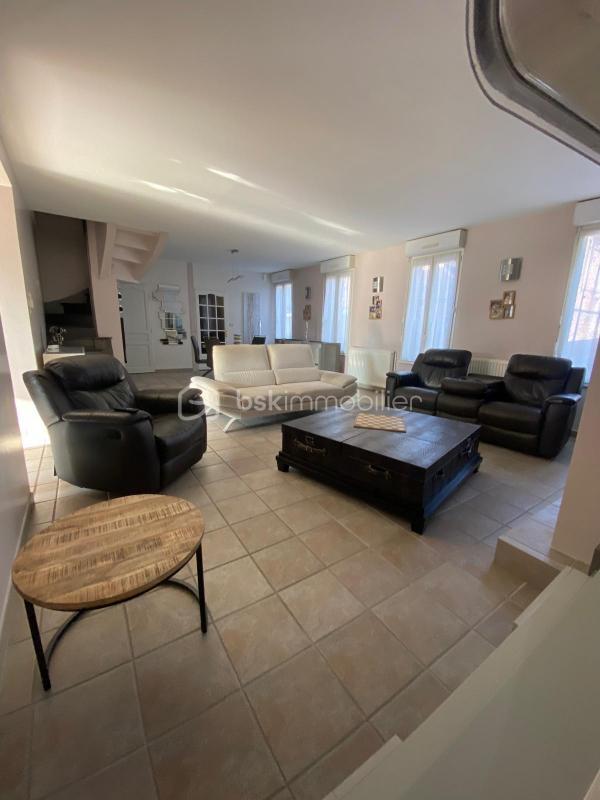Maison de ville - 1 149 m² - 7 pièces