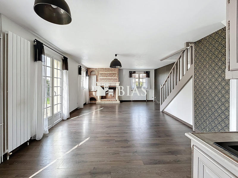 Maison traditionnelle - 75 m² - 4 pièces