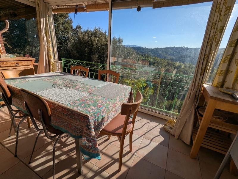 Maison - 99 m² - 4 pièces