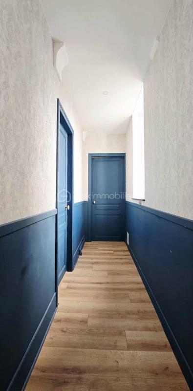 Maison - 285 m² - 9 pièces