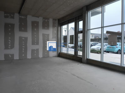 Local commercial - 143 m²