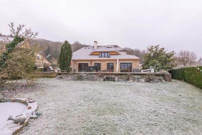 Maison - 200 m² - 8 pièces