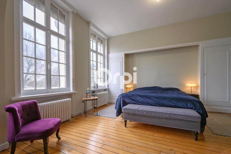 Maison - 313 m² - 9 pièces