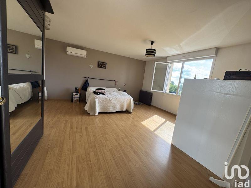 Maison - 247 m² - 8 pièces