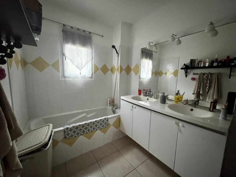 Maison - 92 m² - 4 pièces