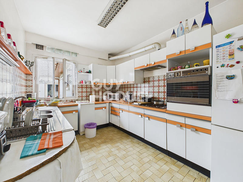 Immeuble - 12 pièces