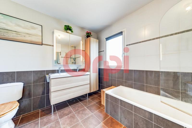 Maison - 97 m² - 4 pièces