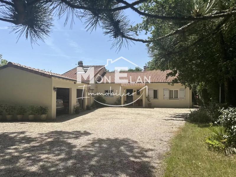 Maison - 194 m² - 7 pièces